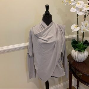 EXCLUSIVE Designer Top - size S